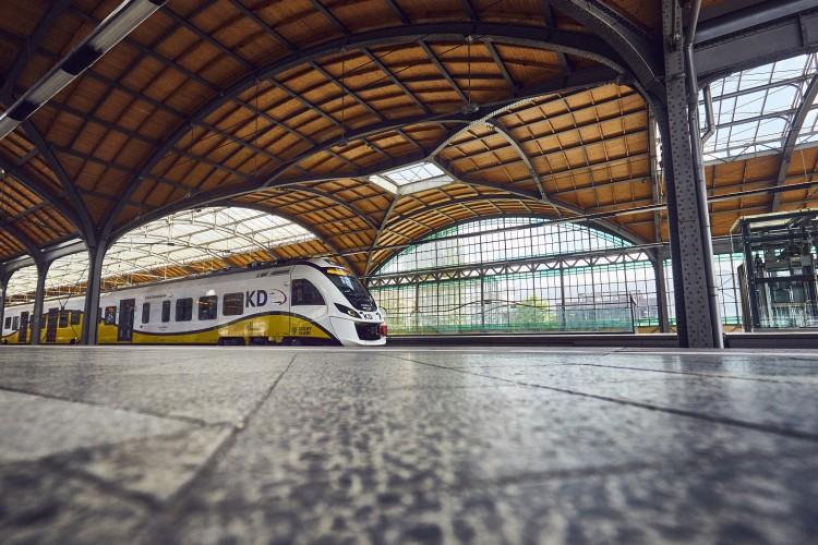 Dziś dzień bez samochodu w KD. Kierowcy mogą przetestować kolej miejską za darmo