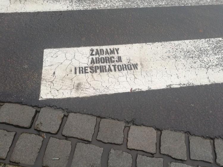 Czarny Piątek. Główny protest w stolicy, ale Wrocław nie pozostał bierny [ZDJĘCIA, WIDEO]
