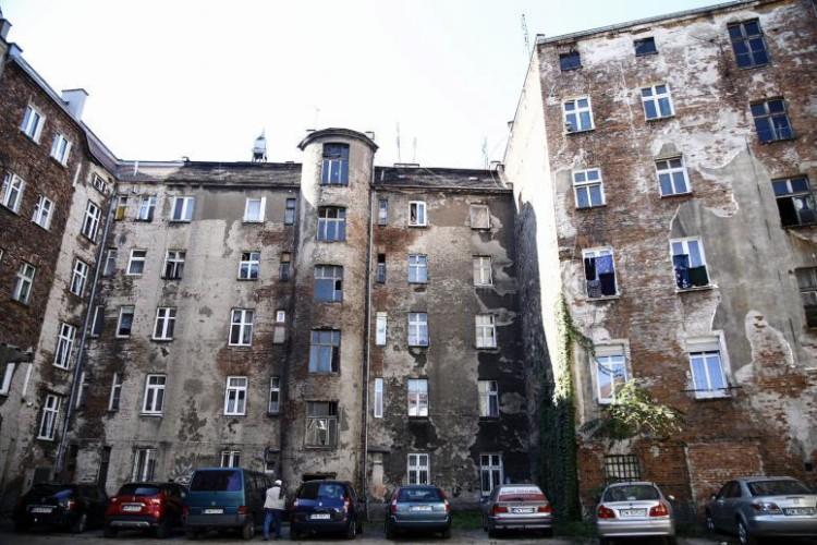 Trwa akcja wymiany ogrzewania na ekologiczne. Mieszkańcom pomagają urzędnicy