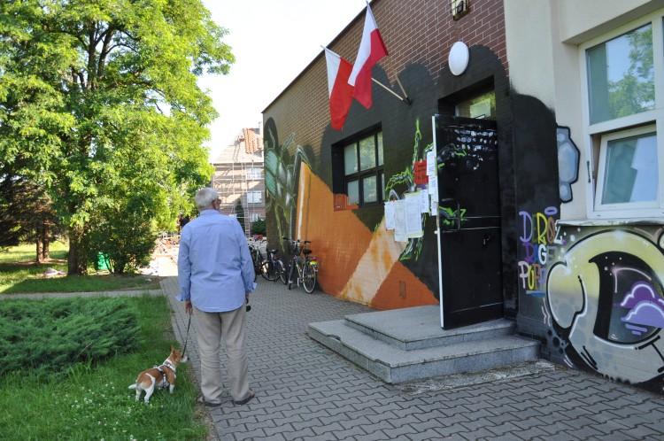 Wyniki cząstkowe różnią się od sondażowych. Rośnie przewaga Dudy, Trzaskowski mocny we Wrocławiu