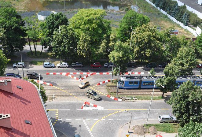Remont Powstańców Śl.: tramwaj czeka na auta