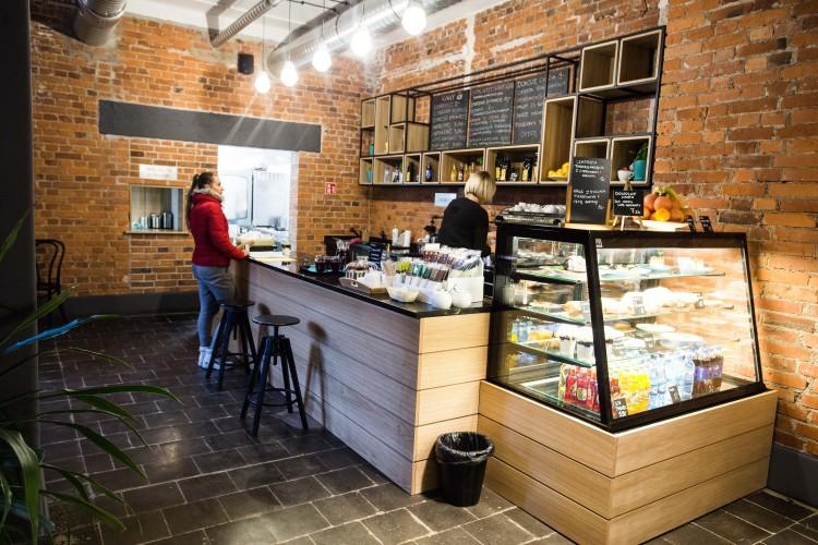 Tu i Teraz. Nowa restauracja obok Dworca Świebodzkiego [ZDJĘCIA]