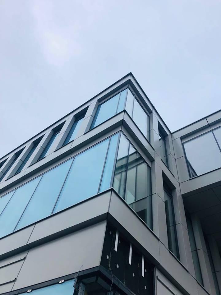 Nowy biurowiec na Nowym Dworze prawie gotowy [ZDJĘCIA]