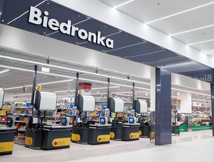 Limit liczby osób w sklepie i zmiany godzin pracy. Biedronka wprowadza nowe zasady na czas pandemii