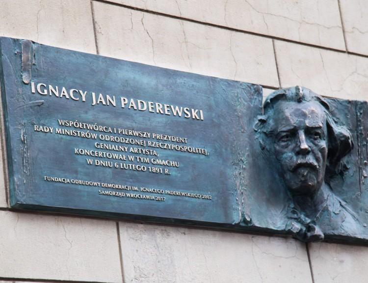 Wrocław: odsłonięto tablicę poświęconą Paderewskiemu [ZDJĘCIA]