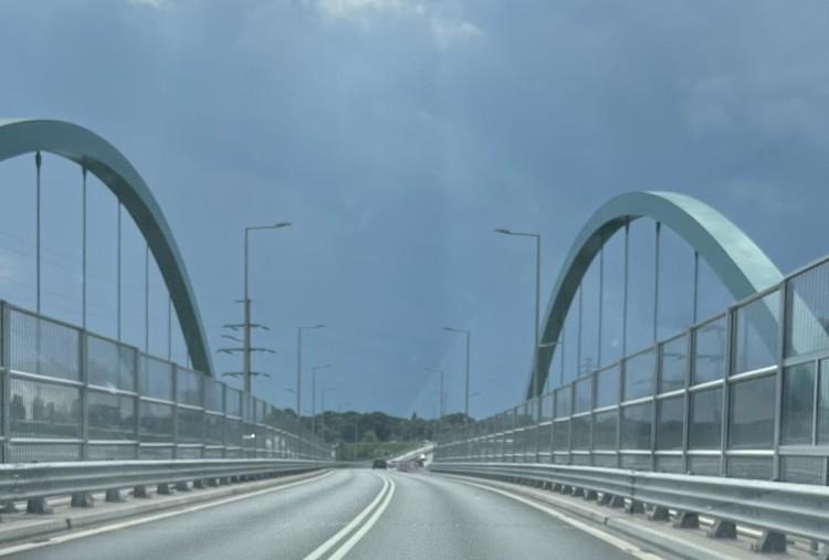 Burza i gradobicie koło Wrocławia. W mieście już pada