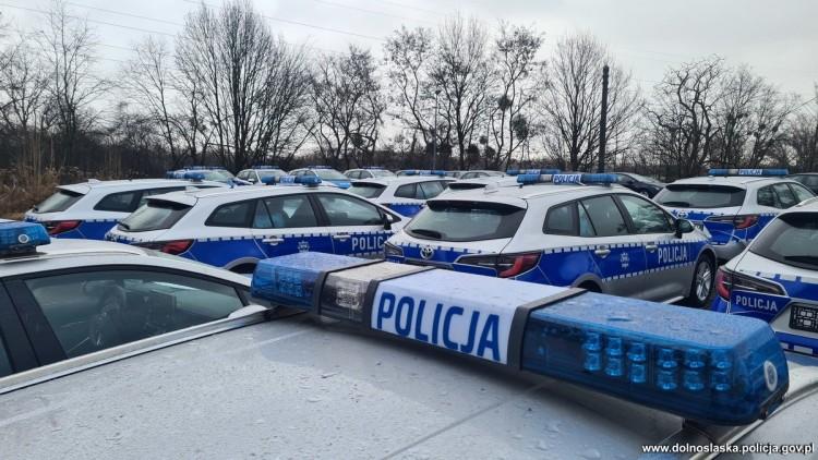 Wrocław: nowe radiowozy policji. I to hybrydowe! [ZDJĘCIA]