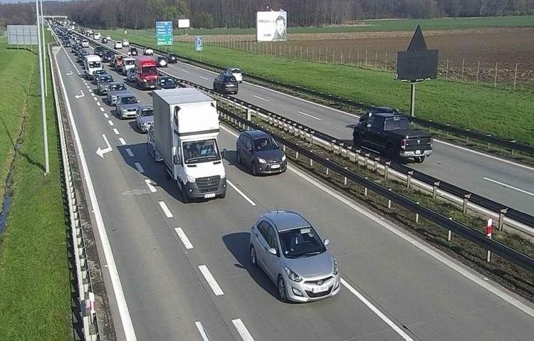 Wrocław: Powroty ze świąt. Seria wypadków i korki na drogach