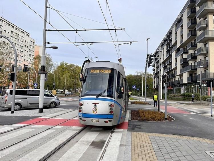 Pojechał tramwaj na Popowice. Kontrowersyjna inwestycja na ostatniej prostej