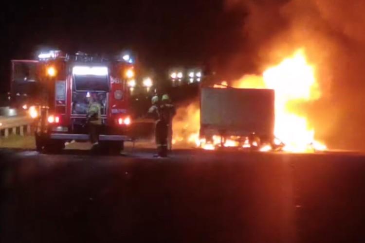 Pożar ciężarówki na autostradzie A4. Jezdnia do Wrocławia zablokowana