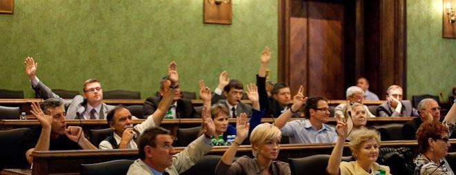 Rafał Dutkiewicz z absolutorium za wykonanie budżetu. Radni PiS napisali dla prezydenta wiersz