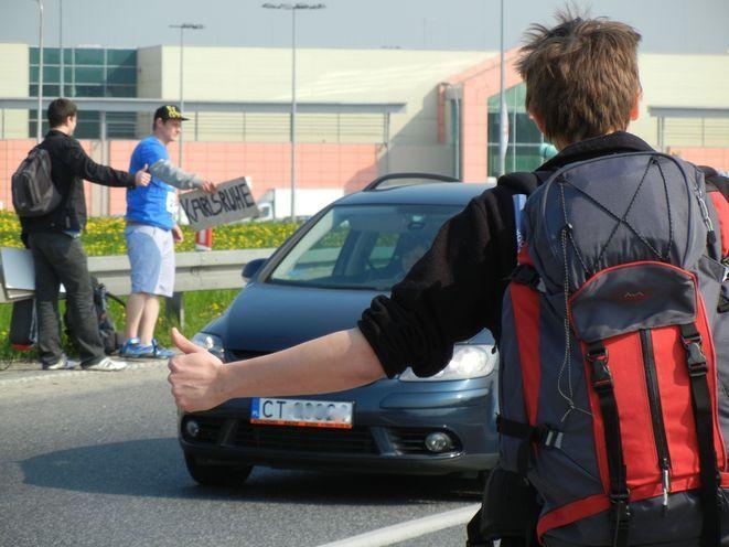 Autostop Race: wyścig wystartował, studenci w drodze do Barcelony