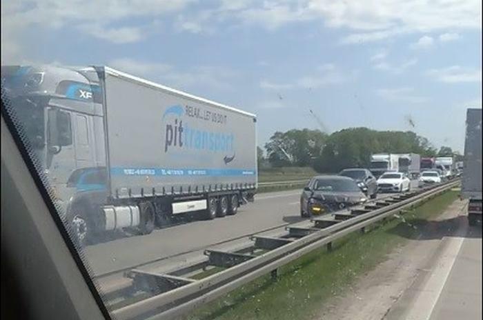 Wypadek trzech aut na autostradzie A4 pod Wrocławiem [ZDJĘCIA]
