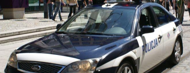 Trzymał marihuanę w paczce po papierosach. Policji powiedział, że narkotyki znalazł w parku