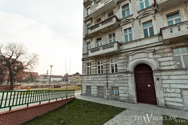 Drugi przetarg na kamienicę na Wyspie Słodowej. Jest dwóch chętnych