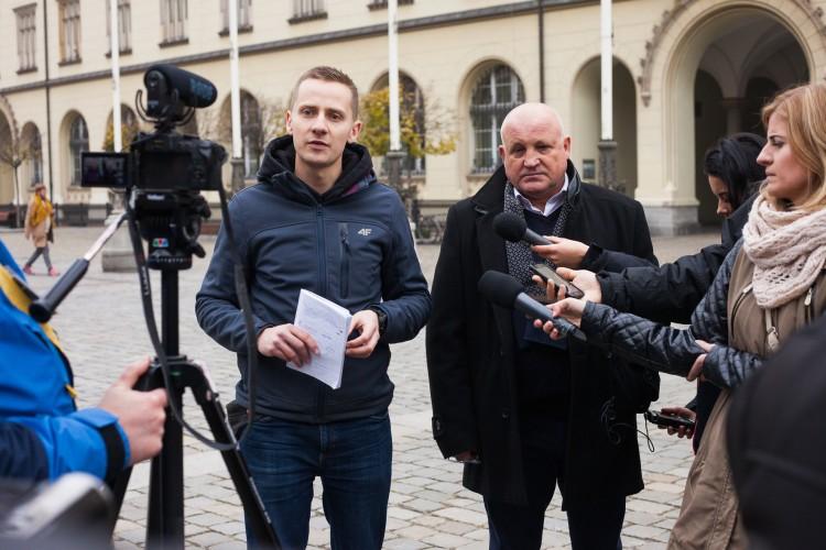 Międlar i Rybak w sobotę będą „walczyć z mową nienawiści”. Ma być rodzinnie, bez rac i herbu Wrocławia