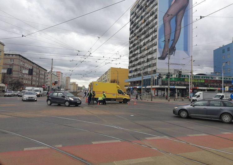 Awaria torowiska na placu Legionów. Tramwaje jechały objazdem [ZDJĘCIA]