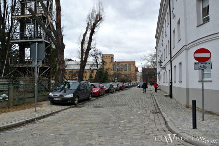 Ulica na Starym Mieście zwężona o połowę do końca października