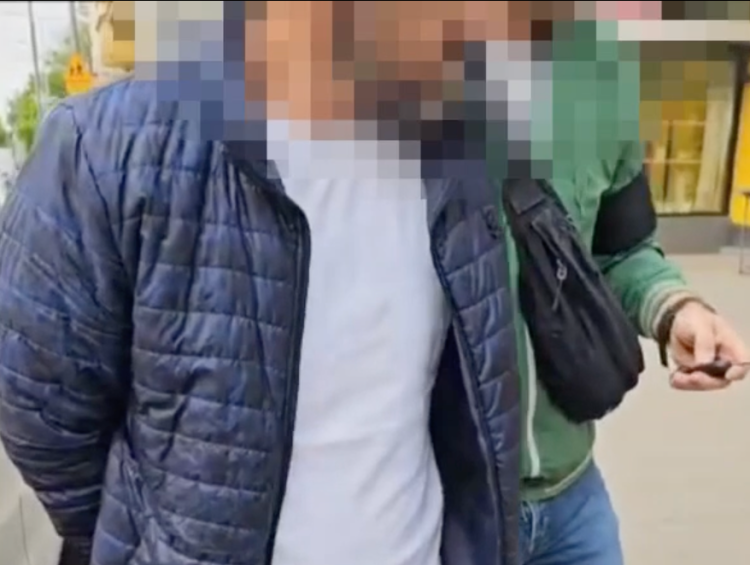 Cios nożem w brzuch zakończył sąsiedzką kłótnię. Jest areszt dla sprawcy