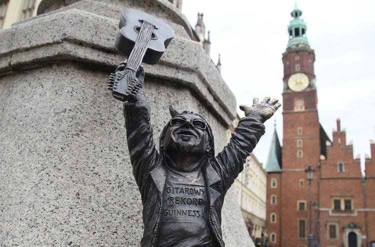 W kwietniu Światowy Dzień Krasnoludka z Gitarą