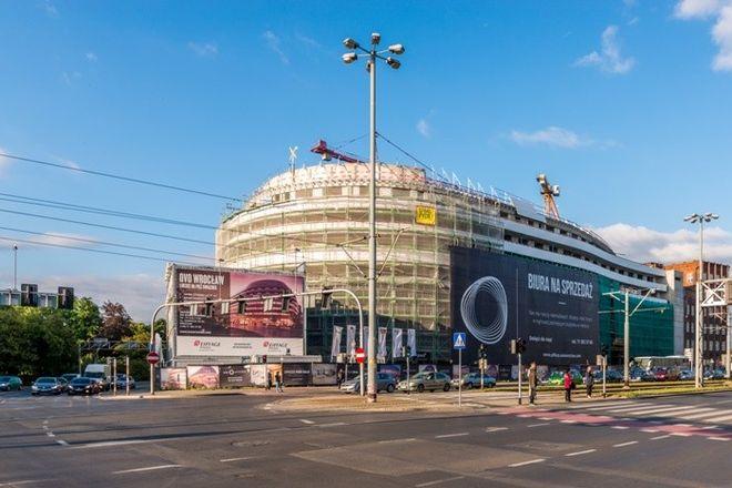 Wizjonerski kompleks Ovo Wrocław w sercu miasta będzie gotowy za rok. Czy stanie się perłą architektury?