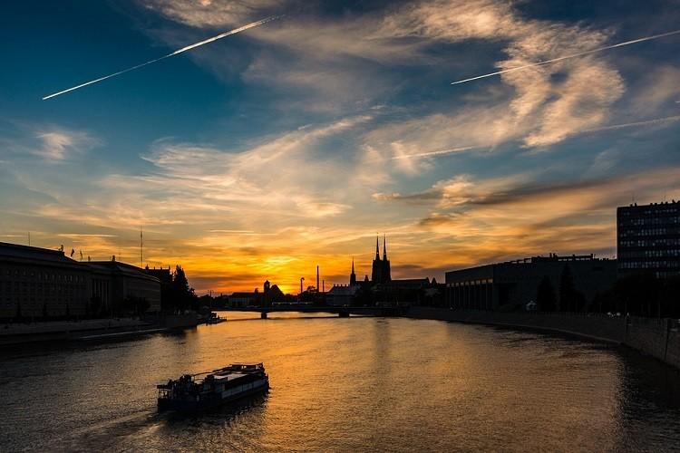Czwartek we Wrocławiu. Gdzie nie będzie prądu i wody, gdzie spotkasz kontrolerów MPK i straż miejską? [LISTA]