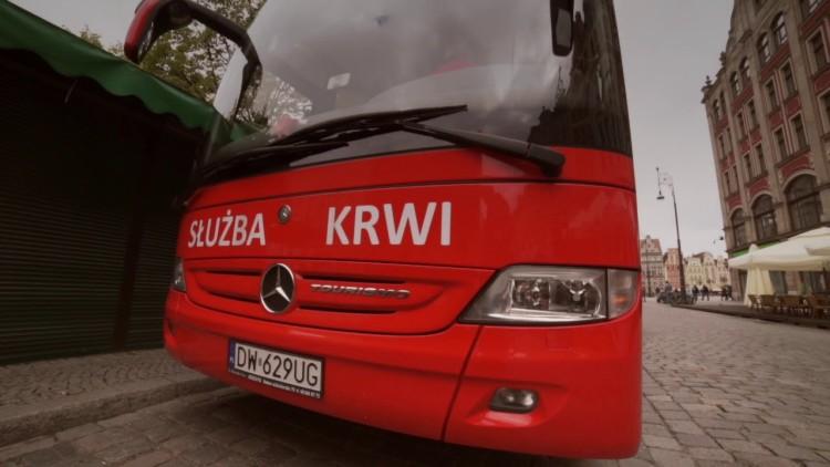 Wrocław: Krew pilnie potrzebna. W weekend przed centrum handlowym odbędzie się zbiórka