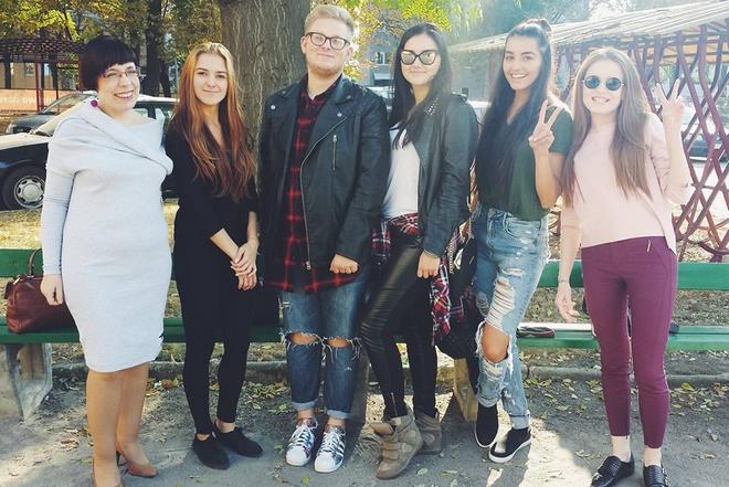 Studenci z Wrocławia stworzyli 100 kalendarzy, by pomóc rodzinie z Ukrainy