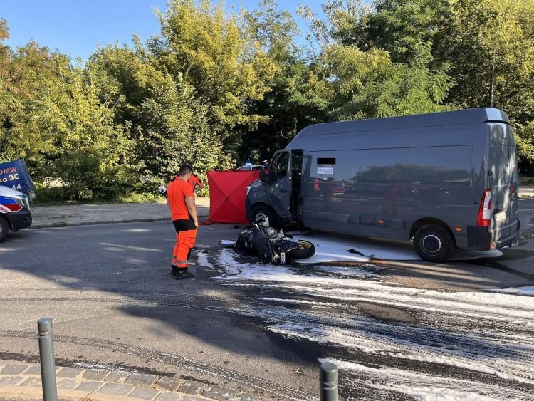 Śmiertelny wypadek na Metalowców. Nie żyje motocyklista [ZDJĘCIA]