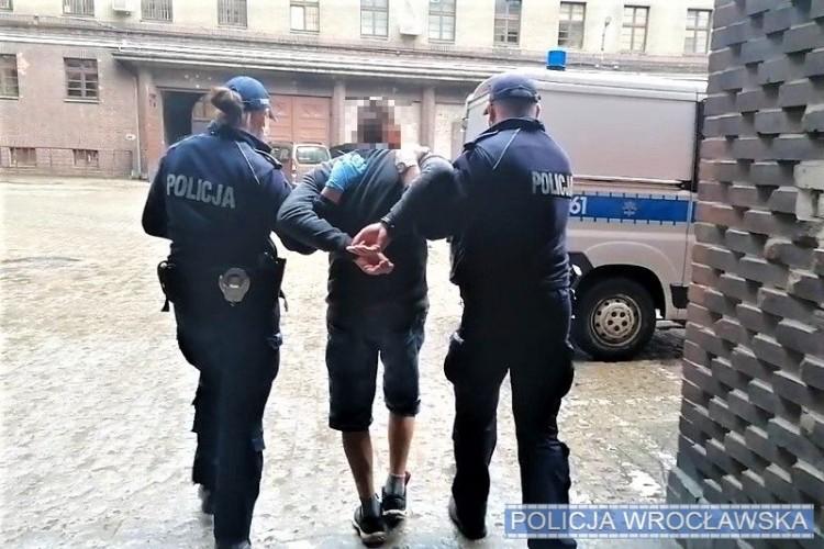 33-letni nożownik zaatakował policjanta