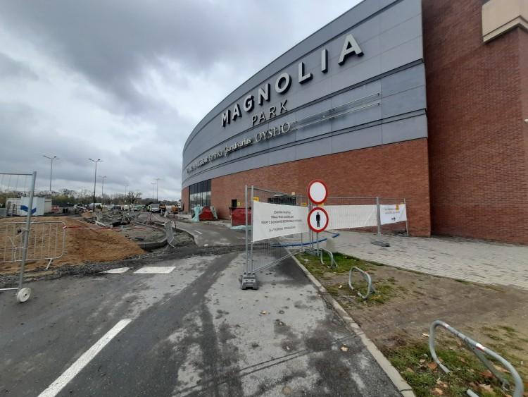 Wrocław: Armagedon na parkingu Magnolia Park. Trwa remont [ZDJĘCIA]