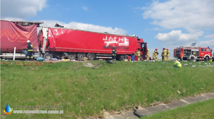 Zablokowana autostrada A4 po śmiertelnym wypadku. Zderzyły się 3 ciężarówki