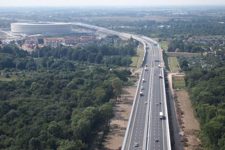 Karambol na obwodnicy Wrocławia. Sześć pojazdów, taksówkarz i pijana kobieta