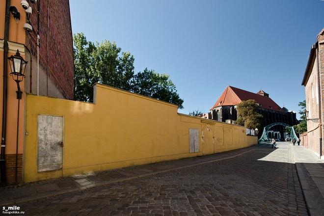 Przedwojenna kamienica wróci na Ostrów Tumski. Najpierw trzeba jednak wzmocnić bulwar nad Odrą