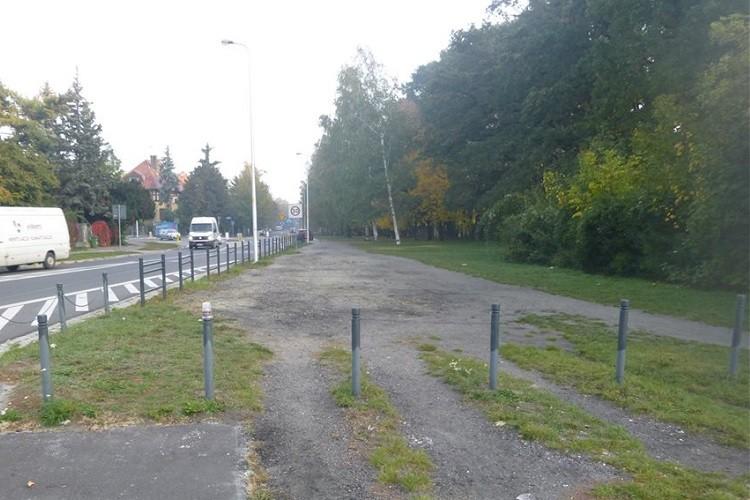 Przy Stadionie Olimpijskim powstanie nowy chodnik