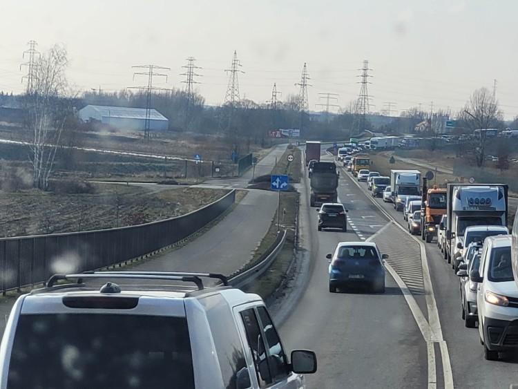 Wrocław: Kilka kilometrów korka na wschodniej obwodnicy. Remont i ruch wahadłowy