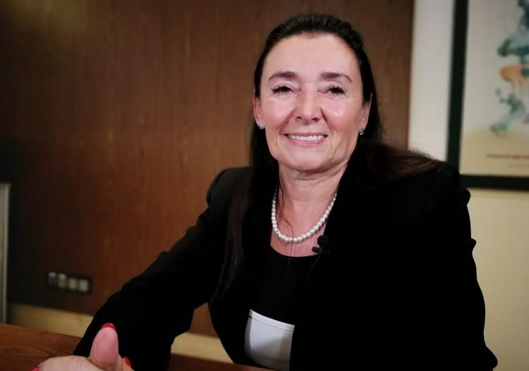 Prof. Chybicka obiecuje równe pensje i tabletki „dzień po” do późnych godzin wieczornych