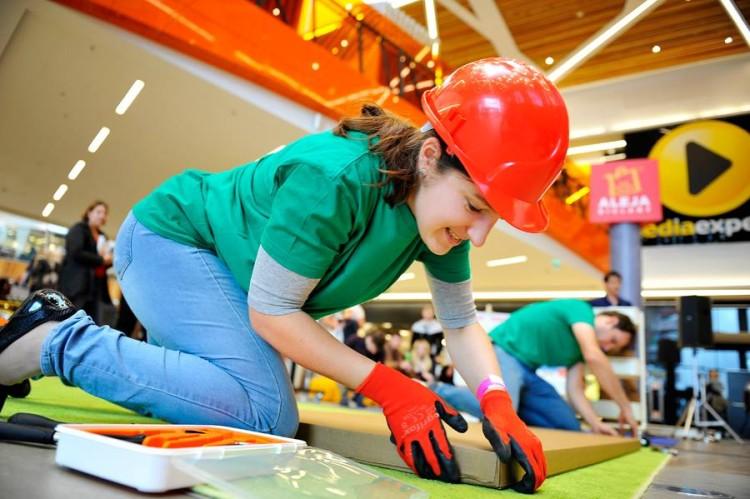 Skręcanie mebli Ikea na czas. Cel charytatywny