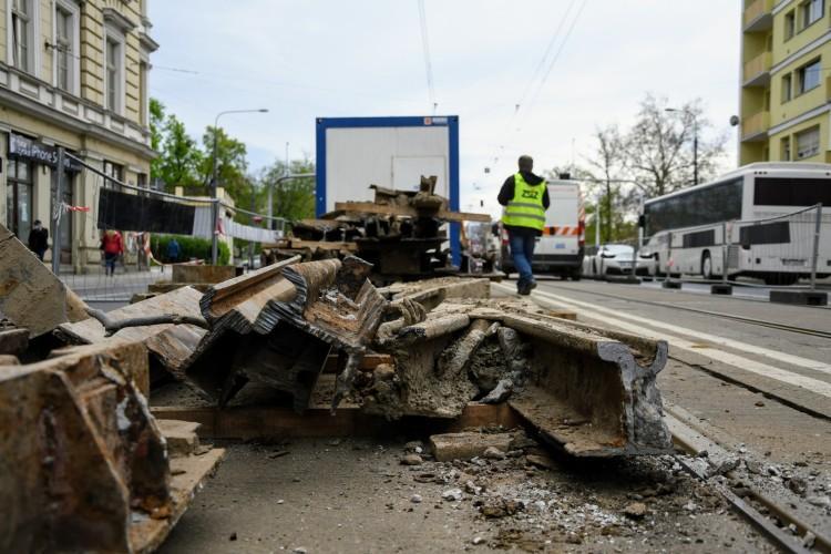 Trwa wymiana rozjazdów tramwajowych w centrum Wrocławia [ZDJĘCIA]