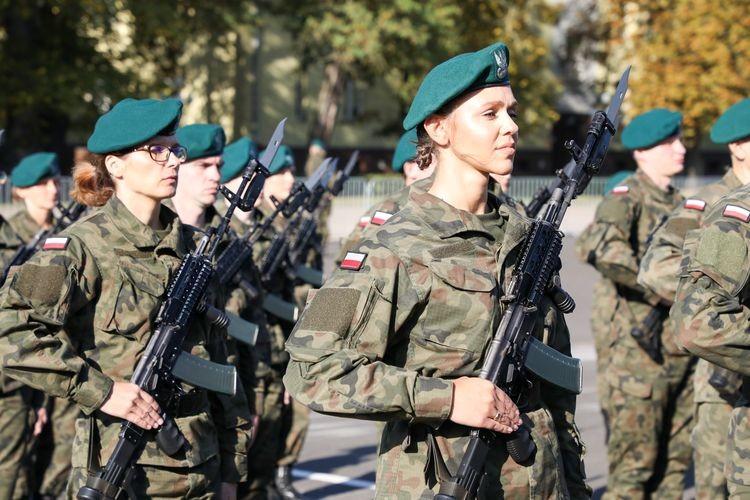 Żołnierze złożyli przysięgę w Akademii Wojsk Lądowych [ZDJĘCIA]
