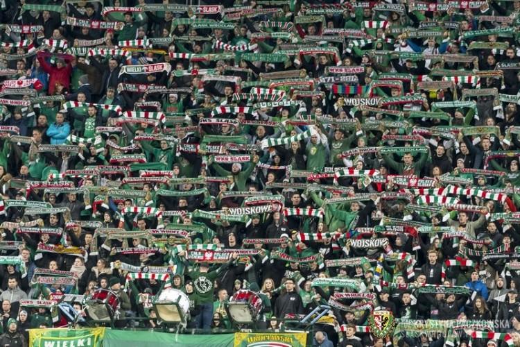 Rząd zezwolił na częściowy powrót na trybuny stadionów!