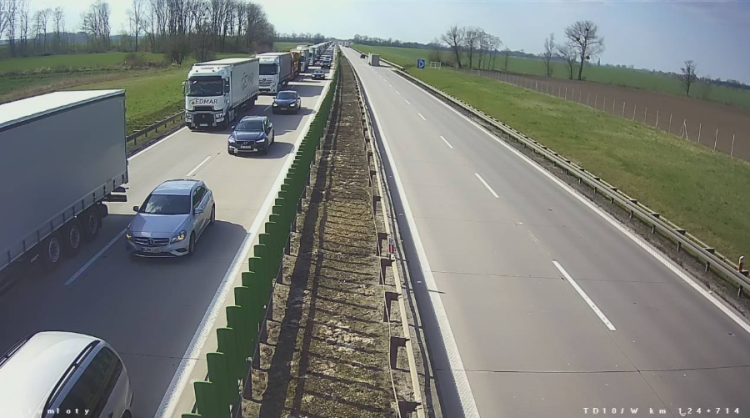 Gigantyczny korek na A4 do Wrocławia. Rozpoczęły się świąteczne podróże