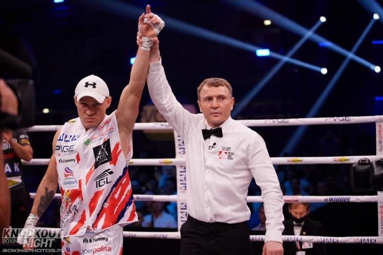 Wołczecki triumfuje w zawodowym debiucie. Wrocławianin nie dał rywalowi żadnych szans