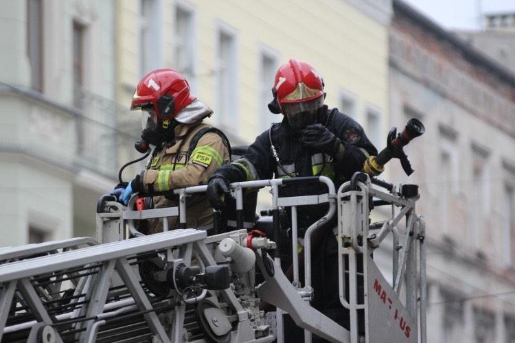 Wrocław: Pożar mieszkania na Kościuszki. Ranna jedna osoba