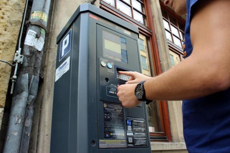 Parkowanie we Wrocławiu od stycznia będzie dużo droższe? Zdecydują o tym radni