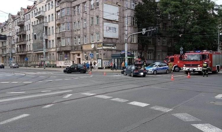 Wrocław: kłopoty z komunikacją w centrum po potrąceniu rowerzysty