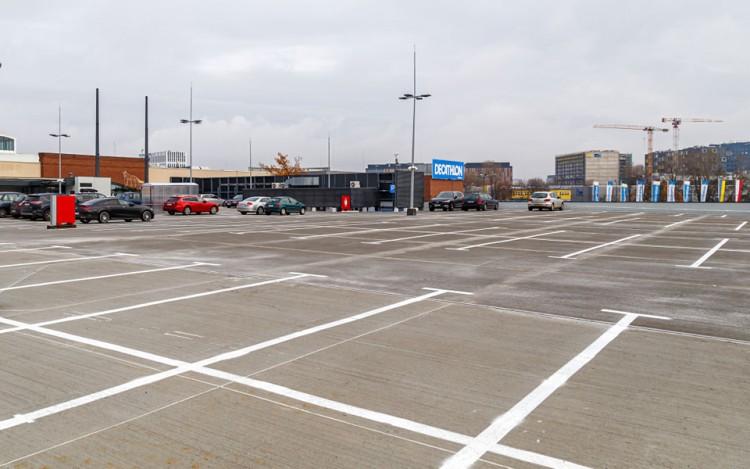 Wrocław: Parking przy Legnickiej otwarty po remoncie. Prawie 500 miejsc dla kierowców