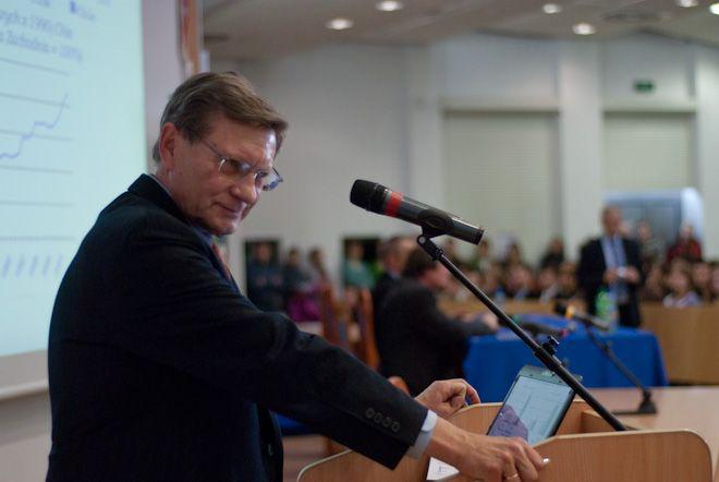 Balcerowicz, Jaros, Tkaczyk i Sikorski na Forum Liderów Komunikacji we Wrocławiu