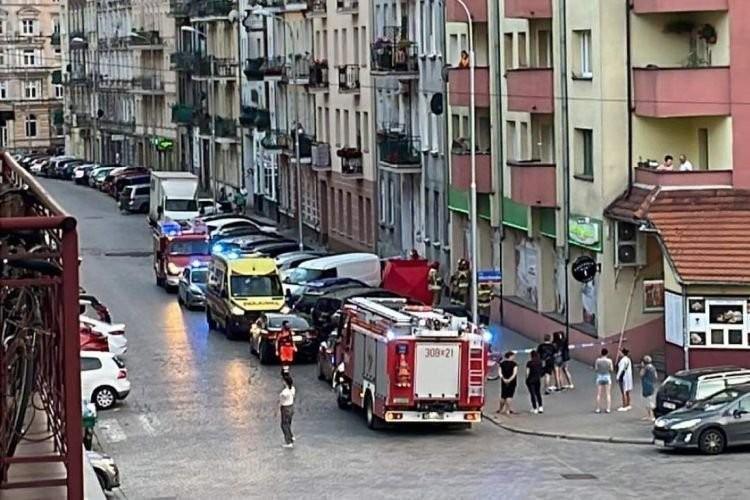 Wrocław: Tragedia na Ołbinie. Mężczyzna nie przeżył upadku z okna