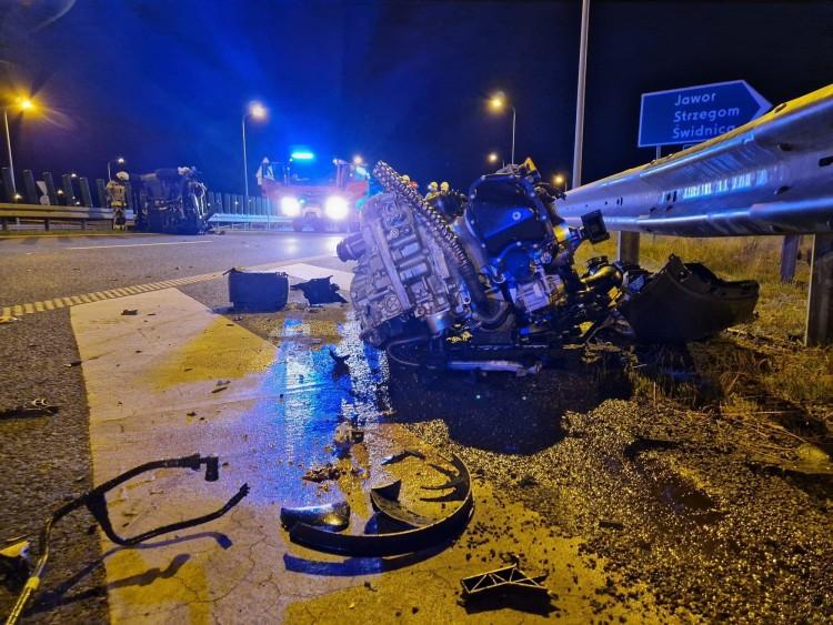 Przerażający wypadek na S3. Z auta wypadł silnik. Cud, że nikt nie zginął